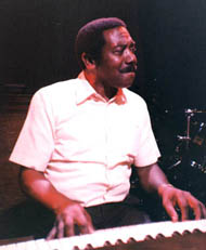 Phil Upchurch performing with Jimmy Smith